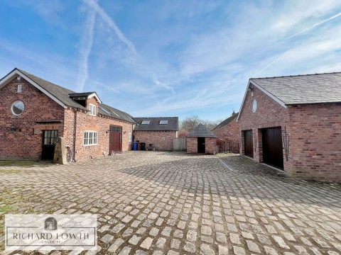 Old Hall Lane, Woodford