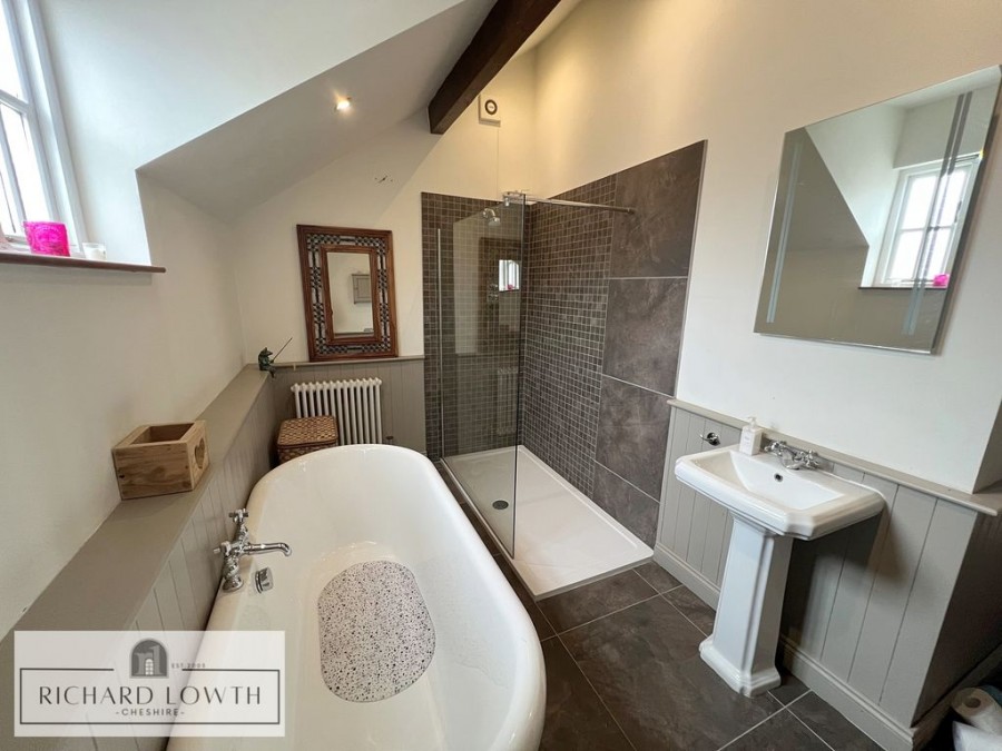 Images for Old Hall Lane, Woodford EAID:Richard Lowth BID:Richard Lowth & Co Estate Agents