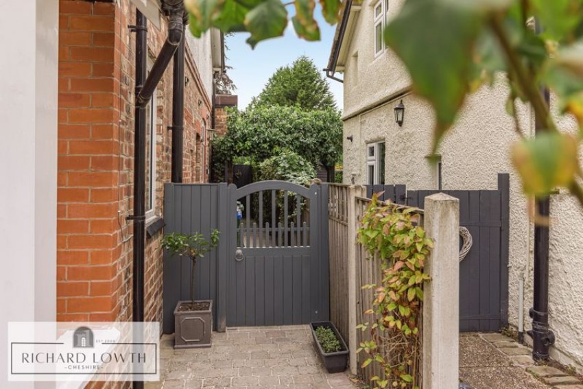 Images for Ravenoak Park Road, Cheadle Hulme EAID:Richard Lowth BID:Richard Lowth & Co