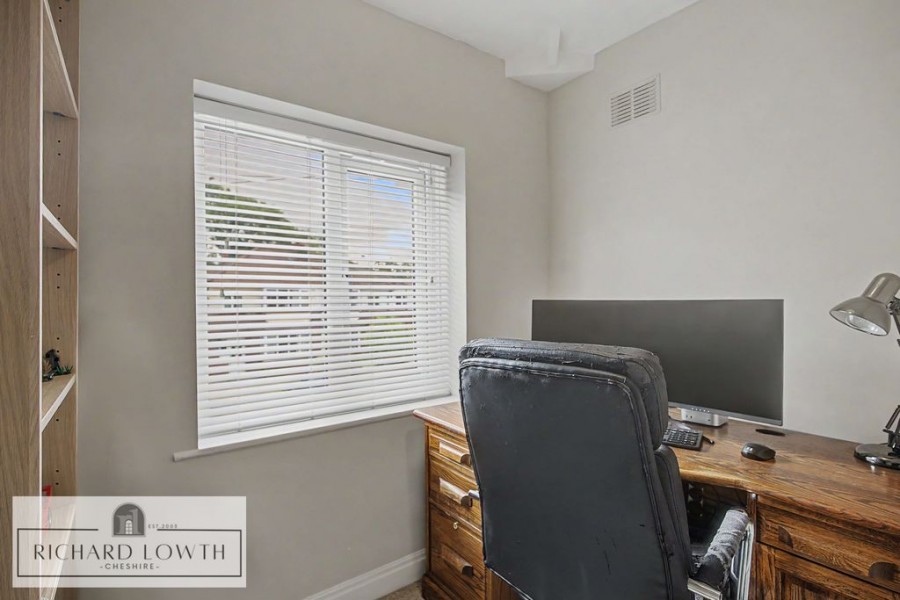 Images for The Circuit, Cheadle Hulme EAID:Richard Lowth BID:Richard Lowth & Co Estate Agents