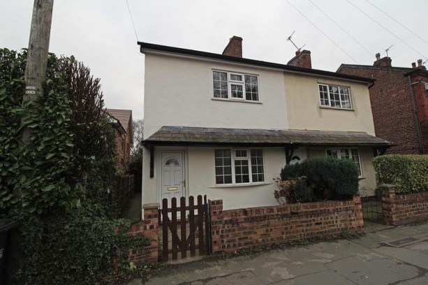 View Full Details for POYNTON (LONDON ROAD SOUTH) - EAID:Richard Lowth, BID:Richard Lowth & Co