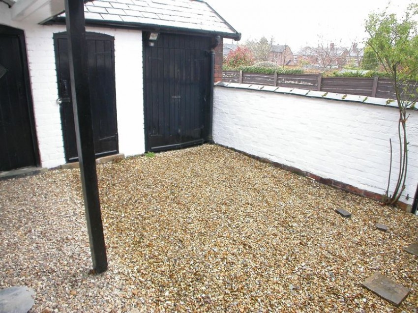 Images for POYNTON (GEORGES ROAD EAST) EAID:Richard Lowth BID:Richard Lowth & Co